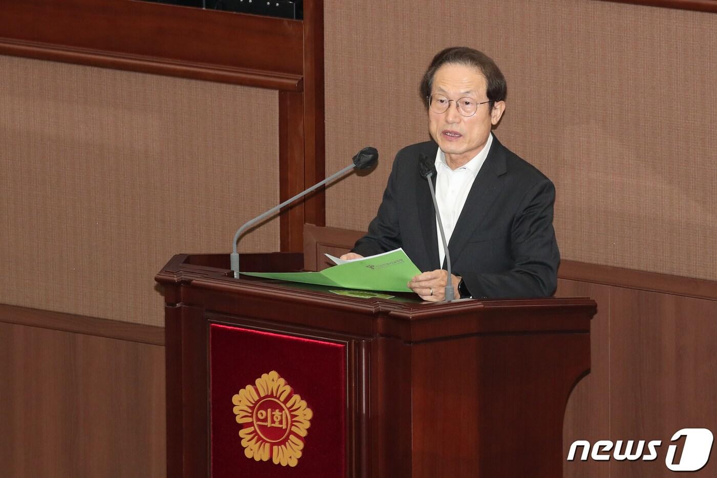 조희연 서울시교육감이 15일 서울 중구 서울시의회에서 열린 '서울시의회 제321회 정례회 제5차 본회의'에서 발언하고 있다. 2023.12.15/뉴스1 ⓒ News1 이승배 기자