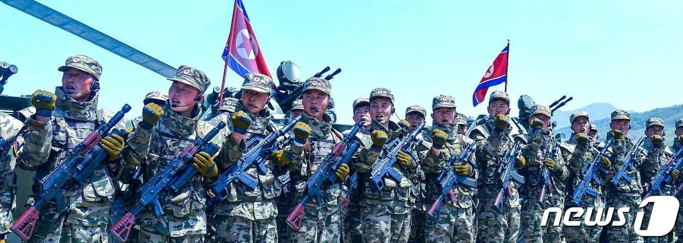 (평양 노동신문=뉴스1) = 북한 노동당 기관지 노동신문은 17일 김정일 국방위원장 사망 12주기를 맞아 "위대한 김정은시대에 강성번영하는 조국을 우리 장군님이 보시면 얼마나 기뻐하시랴＂라면서 각종 성과를 부각하는 여러 장의 사진을 실었다. [국내에서만 사용가능. 재배포 금지. DB 금지. For Use Only in the Republic of Korea. Redistribution Prohibited] rodongphoto@news1.kr