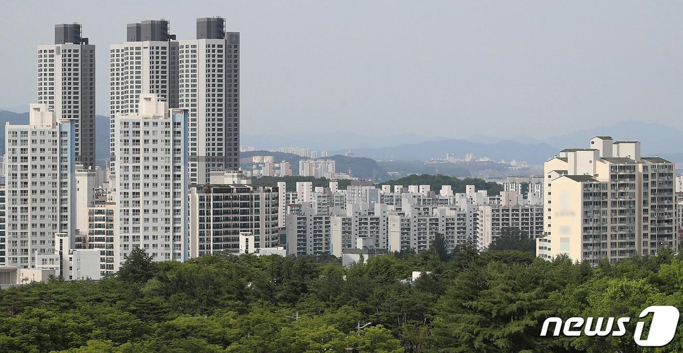 본문 이미지 - 대구의 아파트 중위 매매가격이 2개월 연속 보합세를 기록했다. 사진은 대구 도심 전경.(사진은 기사 내용과 무관함) ⓒ News1 DB