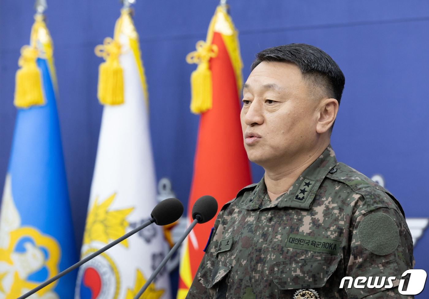 이승오 합동참모본부 작전부장이 지난 2023년 12월 18일 오후 서울 용산구 국방부·합참 청사 브리핑룸에서 북한의 장거리 미사일 발사에 대한 대북 경고 성명을 발표하고 있다./뉴스1 ⓒ News1 이재명 기자