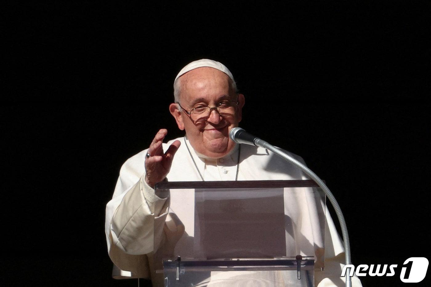 본문 이미지 - 프란치스코 교황. 2023.12.17/뉴스1 ⓒ 로이터=뉴스1 ⓒ News1 김민수 기자