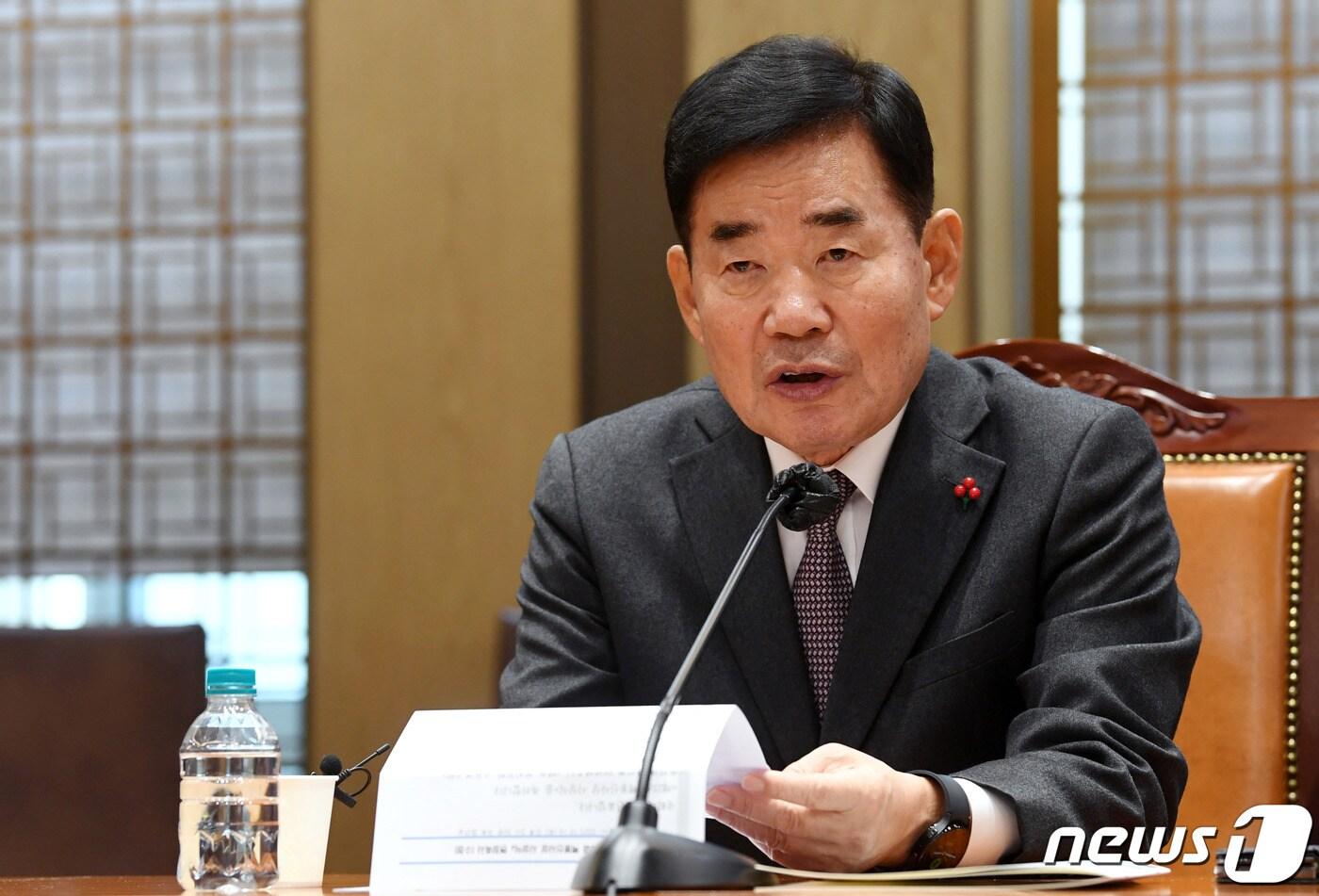 본문 이미지 - 김진표 국회의장이 19일 오후 서울 여의도 국회에서 열린 제25회 백봉신사상 시상식에서 축사를 하고 있다. (공동취재) 2023.12.19/뉴스1 ⓒ News1 임세영 기자