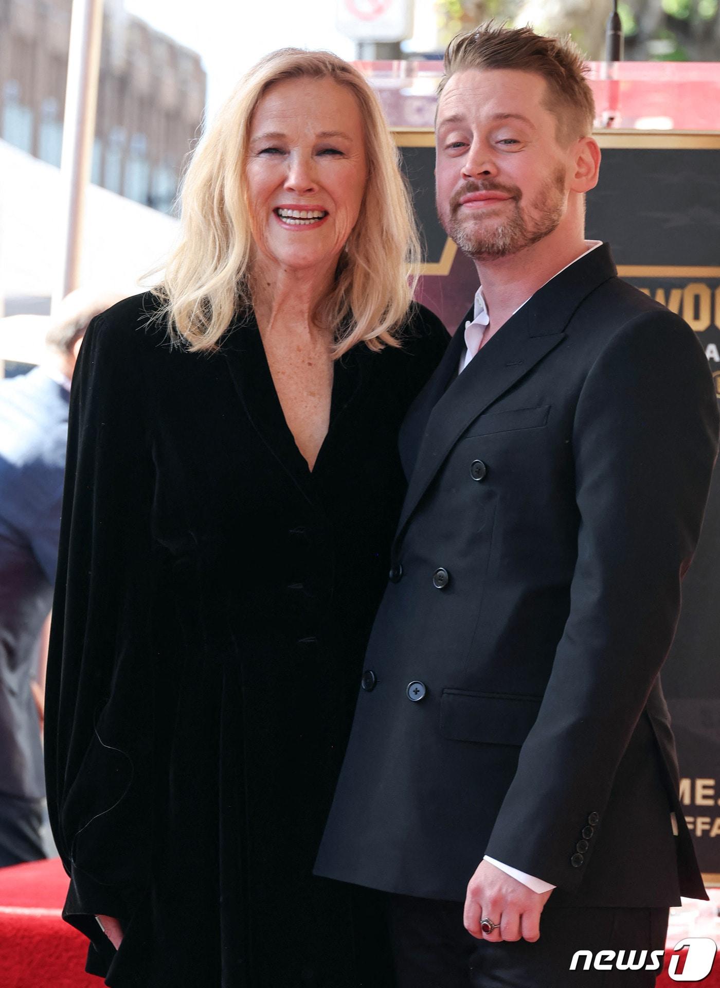 본문 이미지 - 캐서린 오하라, 맥컬리 컬킨(왼쪽부터) ⓒ AFP=뉴스1