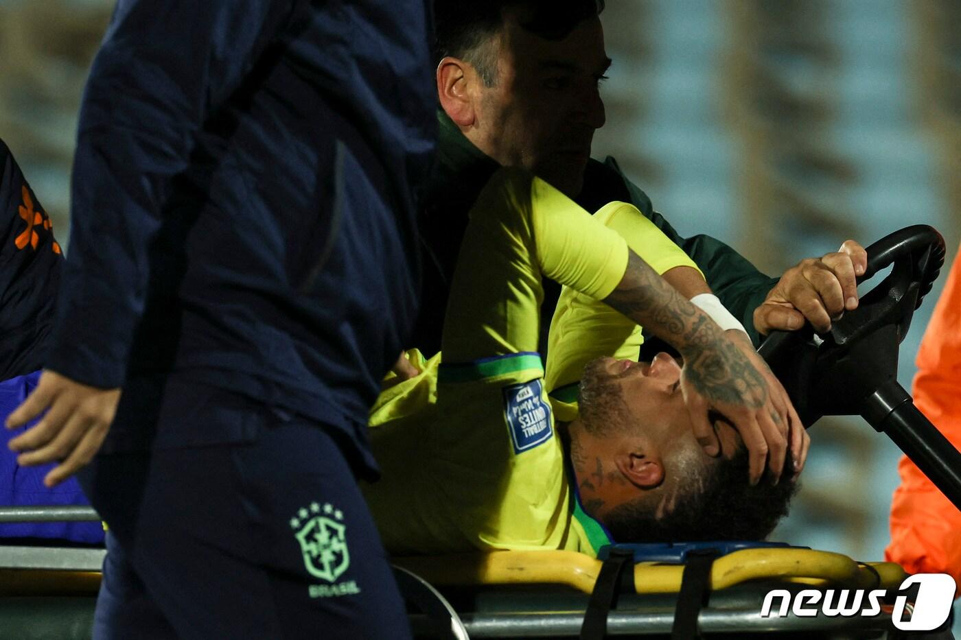 본문 이미지 - 부상으로 2024년 코파 아메리카 출전이 힘들어진 네이마르.  ⓒ AFP=뉴스1