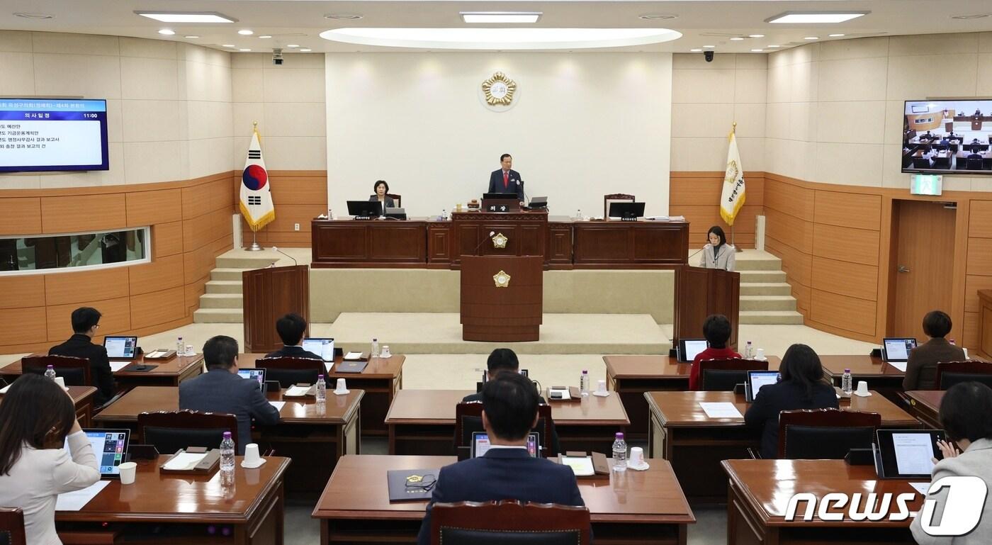 20일 대전 유성구의회에서 제266회 정례회 4차 본회의가 열리고 있다. (유성구의회 제공) /뉴스1