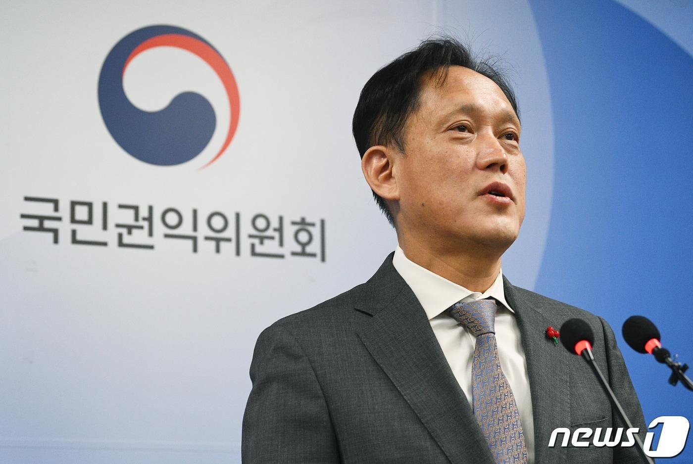 본문 이미지 - 김태규 국민권익위원회 부위원장이 22일 오전 세종시 정부세종청사에서 학교 밖 청소년의 수능모의평가 고충민원 해소방안을 발표하고 있다. 2023.12.22/뉴스1 ⓒ News1 김기남 기자