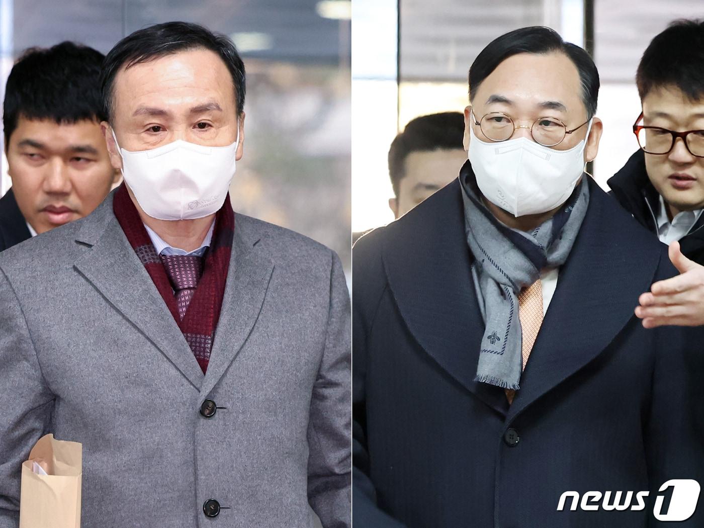 본문 이미지 - '백현동 수사무마 금품수수 의혹'을 받는 임정혁(왼쪽)·곽정기 변호사가 22일 서울 서초구 서울중앙지법에서 열린 영장실질심사에 출석하고 있다. 2023.12.22/뉴스1 ⓒ News1 민경석 기자