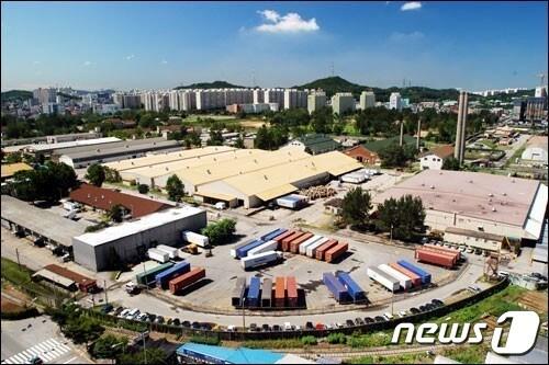 본문 이미지 - 과거 인천 부평구 미군기지 캠프마켓 전경.(인천평화복지연대 제공)/뉴스1