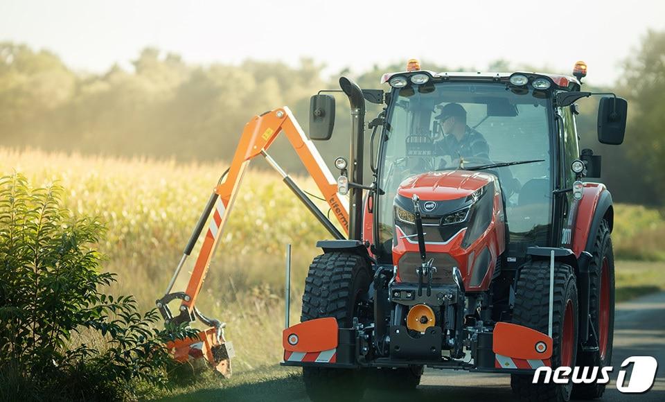 본문 이미지 - 대동 HX 트랙터 수출 모델(대동 제공)