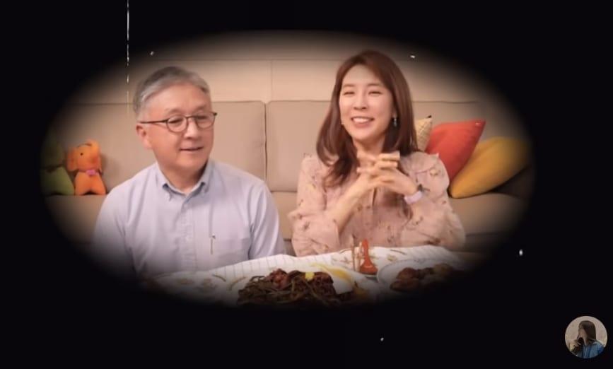 본문 이미지 - 오뚜기家 3세인 뮤지컬 배우 함연지가 유튜브 활동 중단을 선언했다. 햄연지 유튜브 채널 갈무리