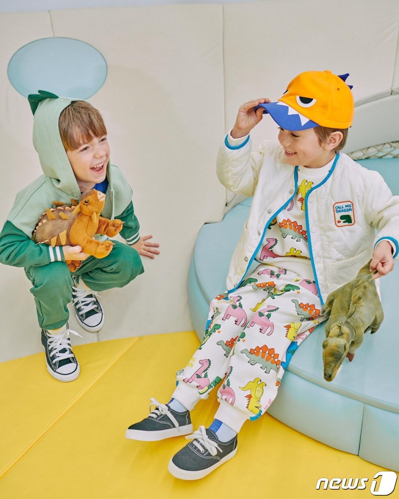 본문 이미지 - 래핑차일드는 2024년 갑진년 맞이 용띠 해 아이템을 출시했다.(래핑차일드제공)