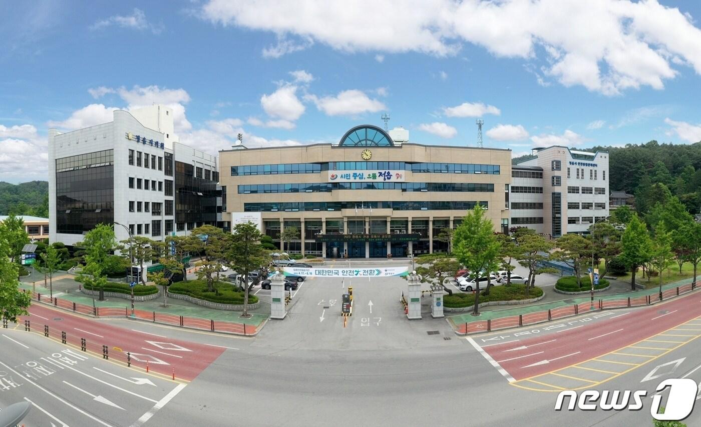 본문 이미지 -  전북 정읍시가 지난해보다 3.1% 증가된 국가예산을 확보하며 주요 현안사업과 정책사업 추진에 탄력을 받을 전망이다. 정읍시청 청사 전경(뉴스1/DB)