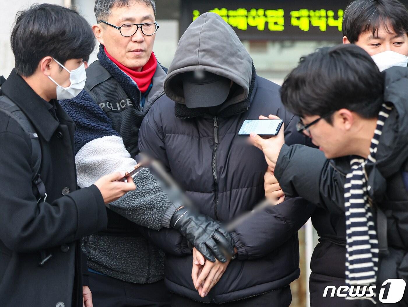 본문 이미지 - 경복궁 낙서 사건을 모방해 2차 낙서를 했던 20대 남성 A 씨. 2023.12.28/뉴스1 ⓒ News1 김도우 기자