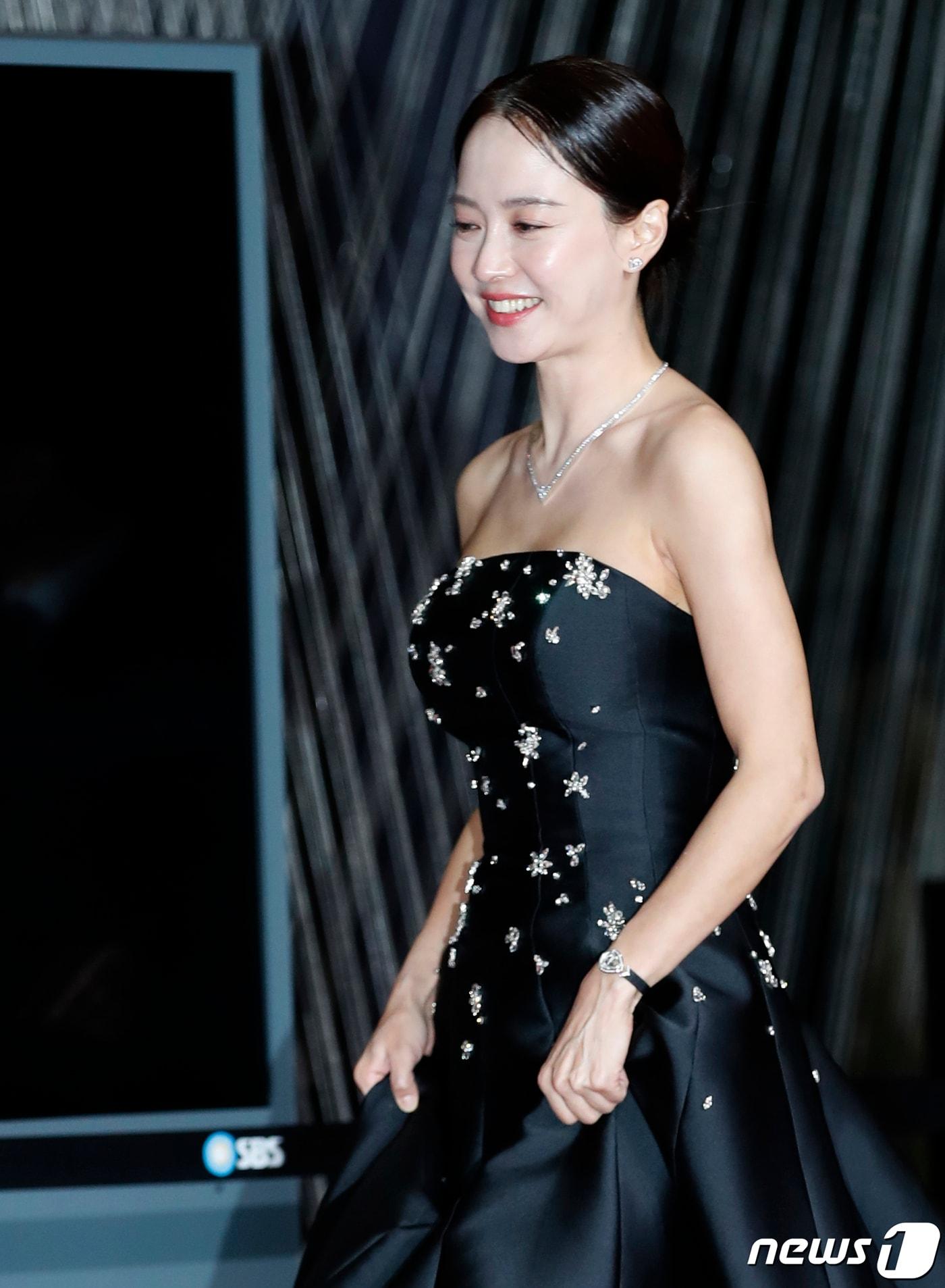 본문 이미지 - 배우 송지효가 눈부신 미모로 감탄을 자아냈다. ⓒ News1 권현진 기자