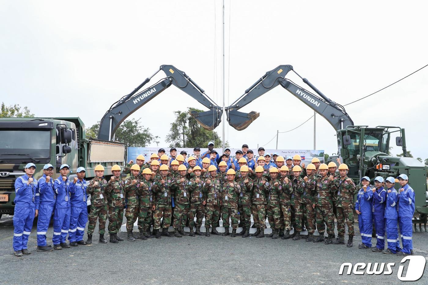 본문 이미지 - 지난달 6일부터 4주간 캄보디아에서 ‘유엔-한국-캄보디아 삼각협력(TPP) 공병훈련’이 실시됐다. (국방부 제공) 2023.12.4/뉴스1