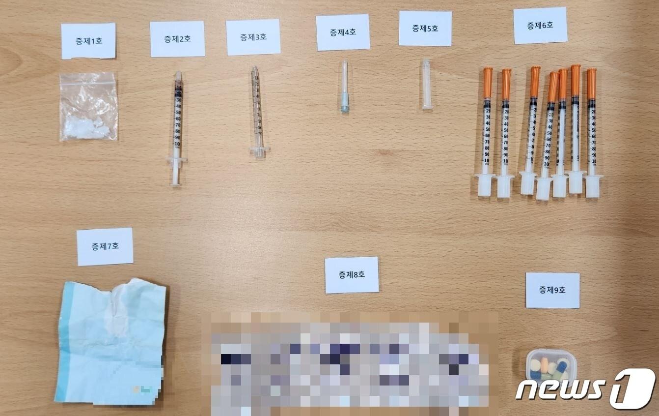 본문 이미지 - 사천해경이 압수한 물품들(사천해경 제공).