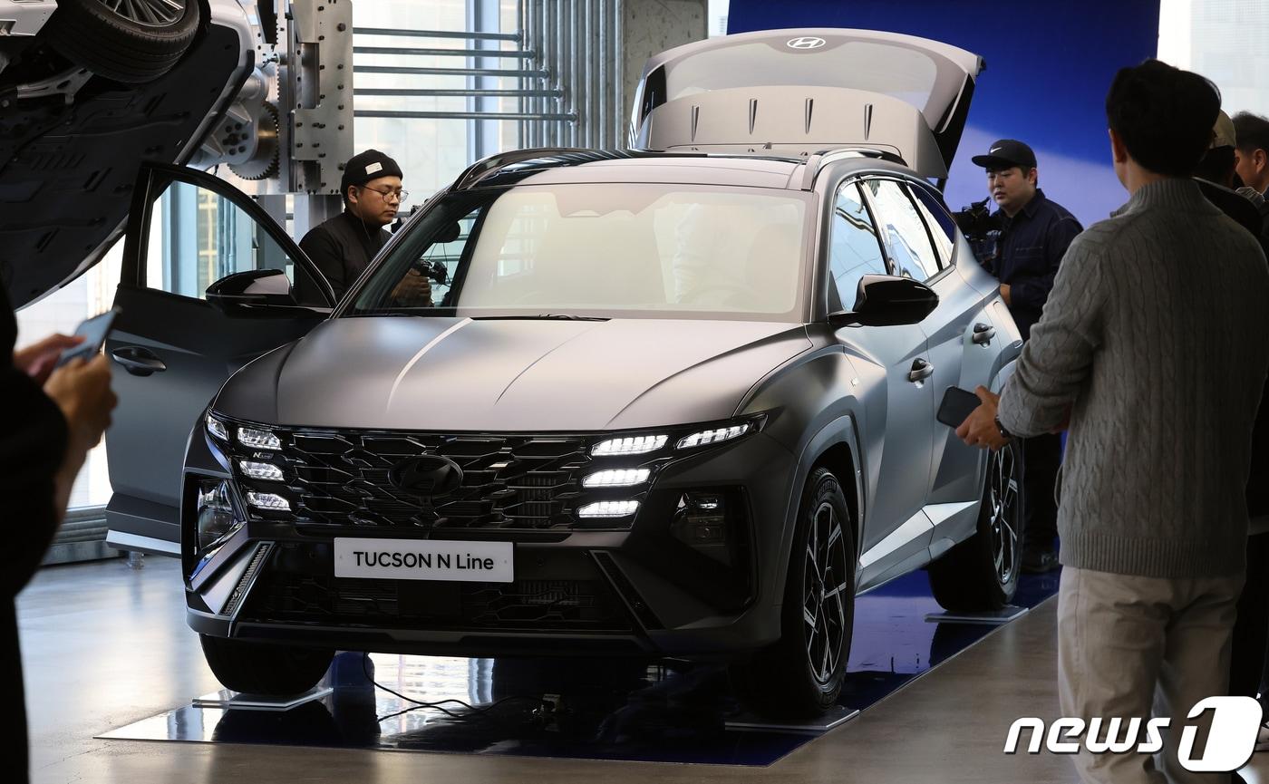 지난 5일 서울 강남구 언주로 현대 모터스튜디오 서울에서 공개된 ‘더 뉴 투싼’. 2023.12.6/뉴스1 ⓒ News1 김진환 기자