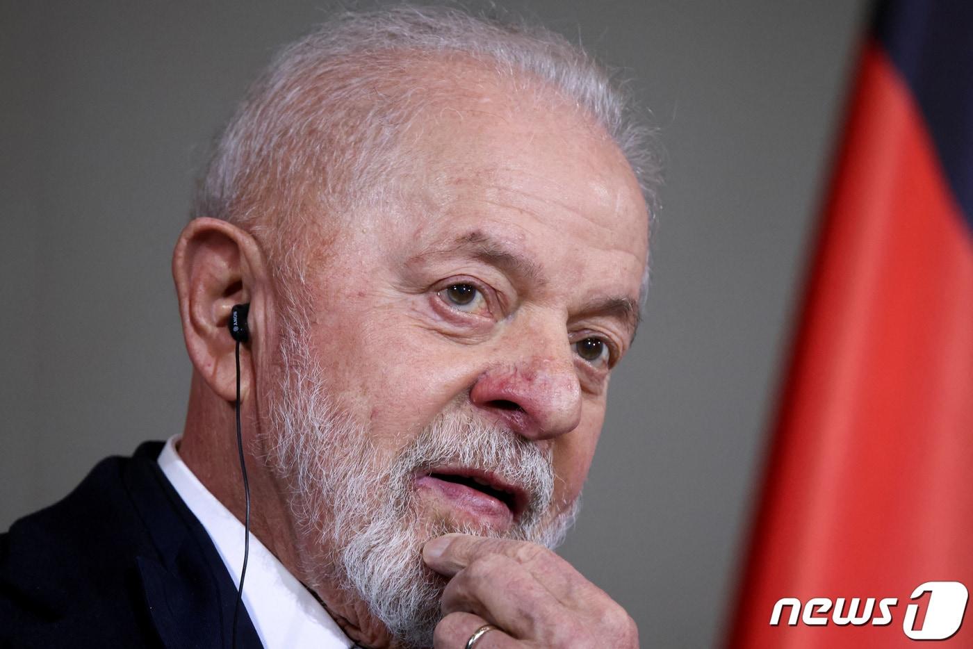 본문 이미지 - 루이스 이나시우 룰라 다시우바 브라질 대통령이 브라질-독일 정상 회담을 위해 독일 베를린을 방문해 4일(현지시간) 기자회견에 참석하고 있다. 2023.12.04 ⓒ 로이터=뉴스1 ⓒ News1 정지윤 기자