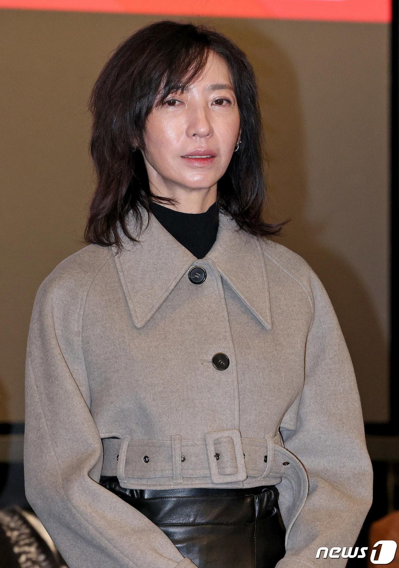 본문 이미지 - 배우 방은진이 5일 오후 서울 강서구 한국음악저작권협회 KOMCA홀에서 열린 학전 AGAIN 프로젝트 기자회견에서 포즈를 취하고 있다. 학전 AGAIN 프로젝트는 폐관을 앞둔 학전 극장을 거친 예술인들이 학전의 대표가수 김민기에 대한 감사의 뜻을 전하기 위해 내년 2월 28일부터 3월 14일까지 공연을 이어가는 프로젝트다. 2023.12.5/뉴스1 ⓒ News1 장수영 기자