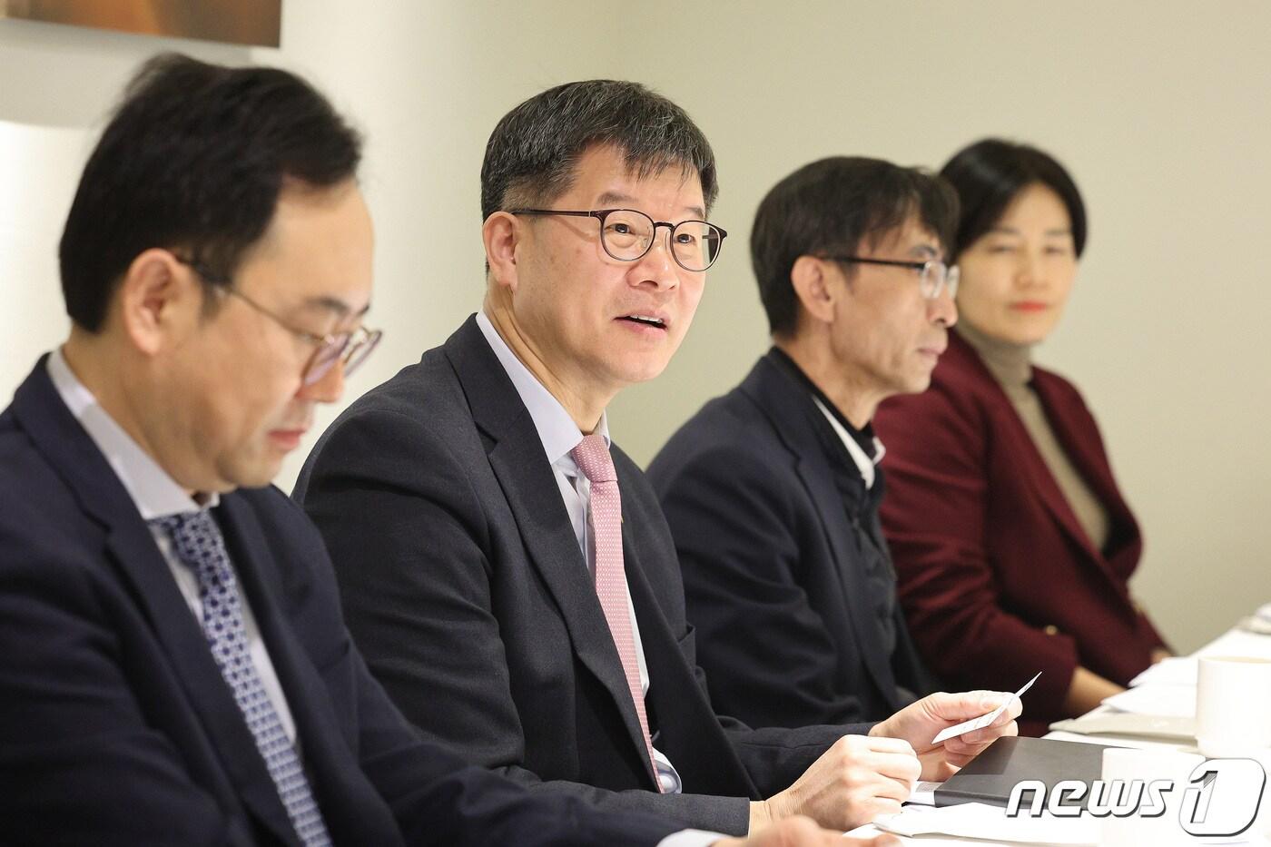 이기일 보건복지부 1차관이 6일 오전 서울 중구 컨퍼런스하우스 달개비에서 열린 저출산 관련 전문가 간담회에서 인사말을 하고 있다. 2023.12.6/뉴스1 ⓒ News1 신웅수 기자