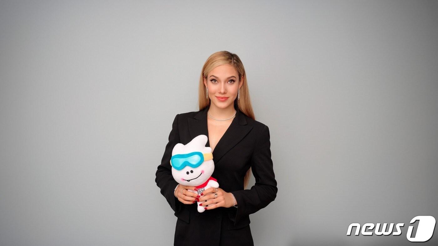 본문 이미지 - 2024 강원 동계 청소년 올림픽 글로벌 홍보대사로 위촉된 에일린 구(중국). (IOC 제공)