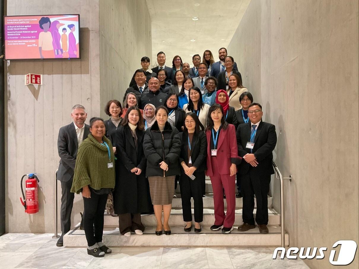 본문 이미지 - 식품의약품안전처는 WHO와 함께 아시아 국가들과 식품안전정보를 교류하고 식품안전사고 대응 방안을 논의하는 '제9차 아시아 인포산(INFOSAN) 국제회의'를 스위스 제네바 WHO 본부에서 가졌다.2023.12.6./ⓒ 뉴스1(식품의약품안전처 제공)