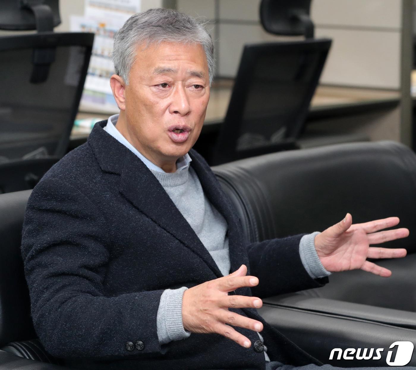 본문 이미지 - 유성엽 전 국회의원이 지난 2023년 12월6일 전북 전주시 전북도의회 기자실에서 간담회를 열고 질의에 답변을 하고 있다. 2023.12.6/뉴스1 ⓒ News1 유경석 기자