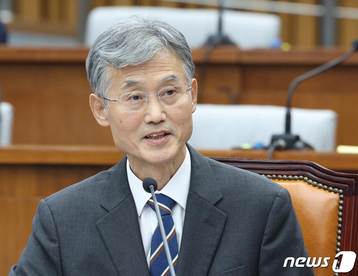 본문 이미지 - 조희대 대법원장 후보자가 6일 서울 여의도 국회에서 열린 인사청문회에서 의원들의 질의에 답변하고 있다. 2023.12.6/뉴스1 ⓒ News1 송원영 기자