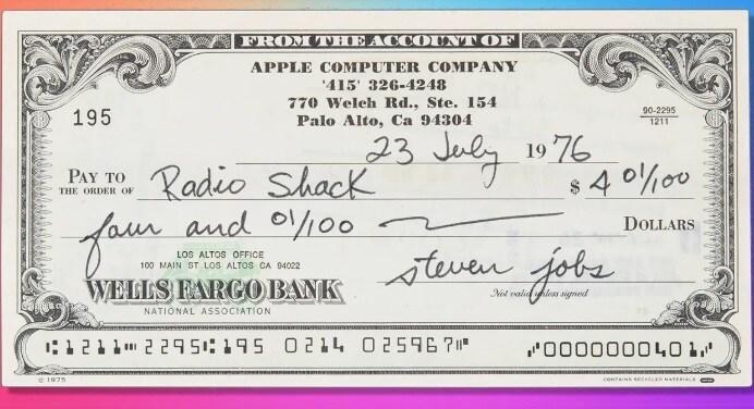본문 이미지 - 애플 창립자 스티브 잡스가 47년 전 서명한 4.01달러(5000원) 수표의 모습. 6일 엑스(옛 트위터 갈무리)