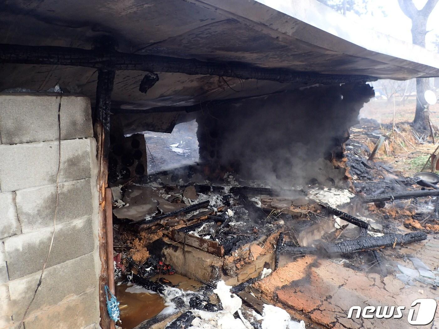 본문 이미지 - 6일 발생한 부산 기장군 장안읍 인근 야산 화재 현장(부산소방재난본부 제공)