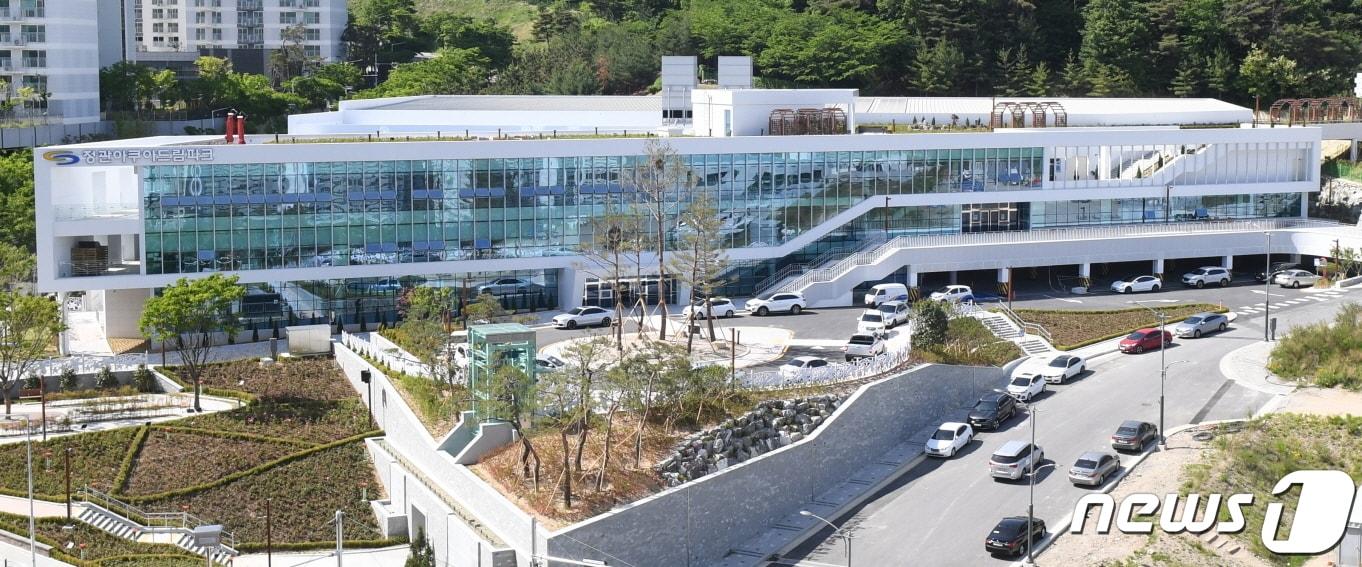 본문 이미지 - 부산시 기장군 정관 아쿠아드림파크 전경.(기장군청 제공)