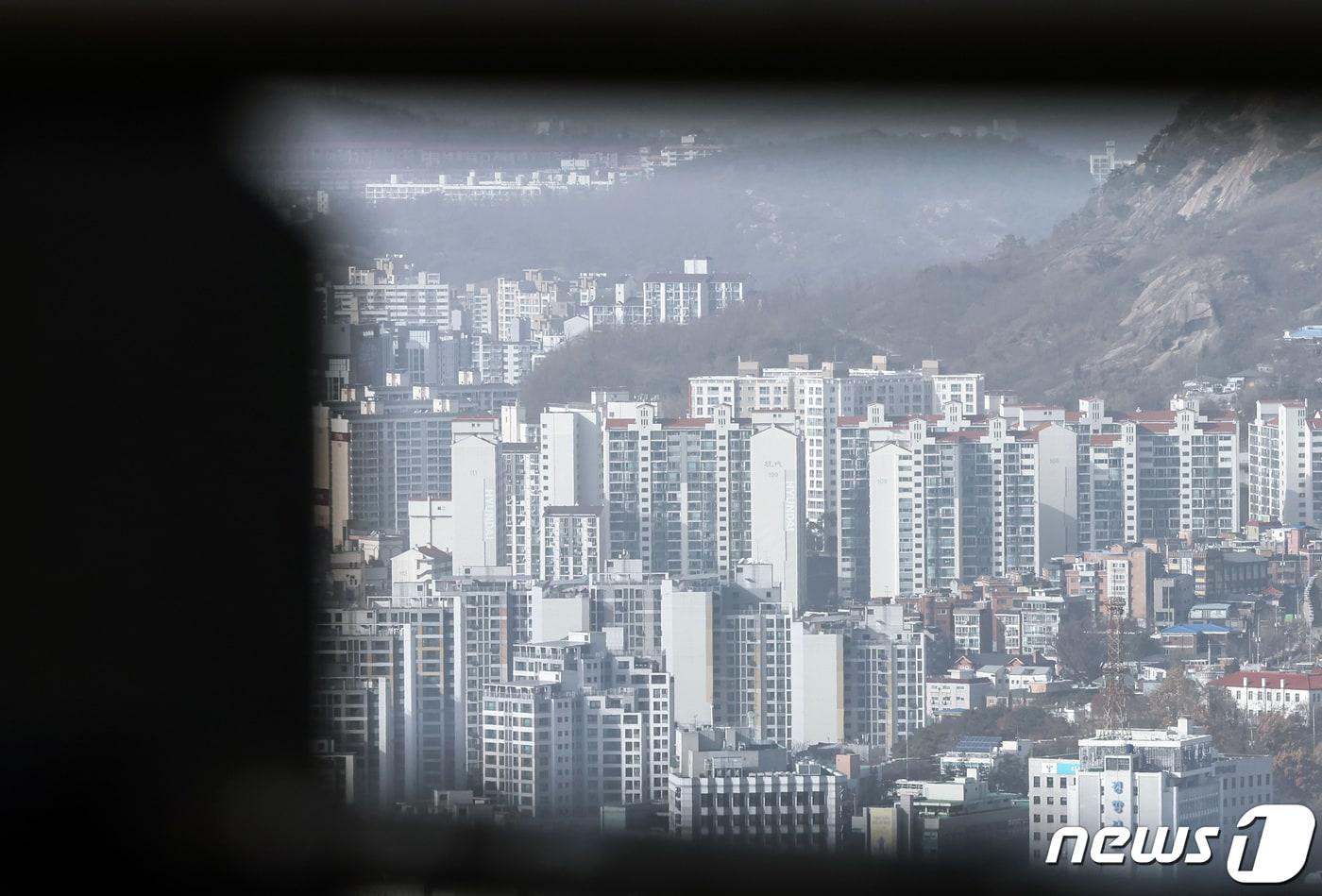 본문 이미지 - 서울 남산타워에서 바라본 아파트. 2023.12.7/뉴스1 ⓒ News1 김민지 기자