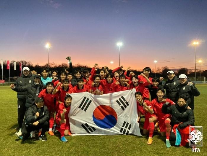 본문 이미지 - 17세 이하 축구대표팀이 크로아티아 4개국 친선 대회서 우승을 차지했다. (대한축구협회 제공)