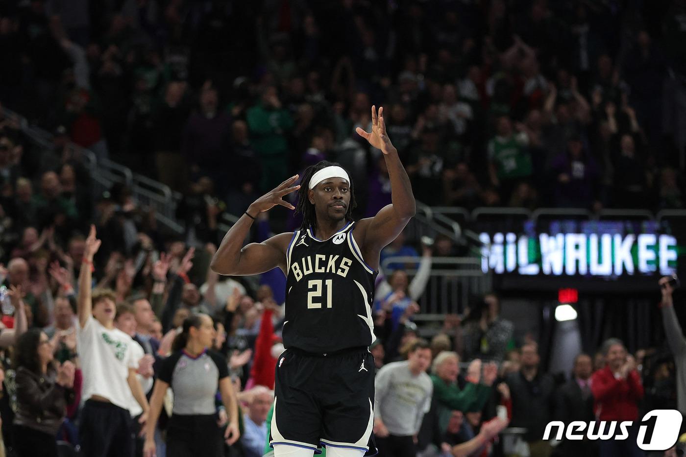 NBA 밀워키가 보스턴을 꺾고 11연승을 달렸다.ⓒ AFP=뉴스1