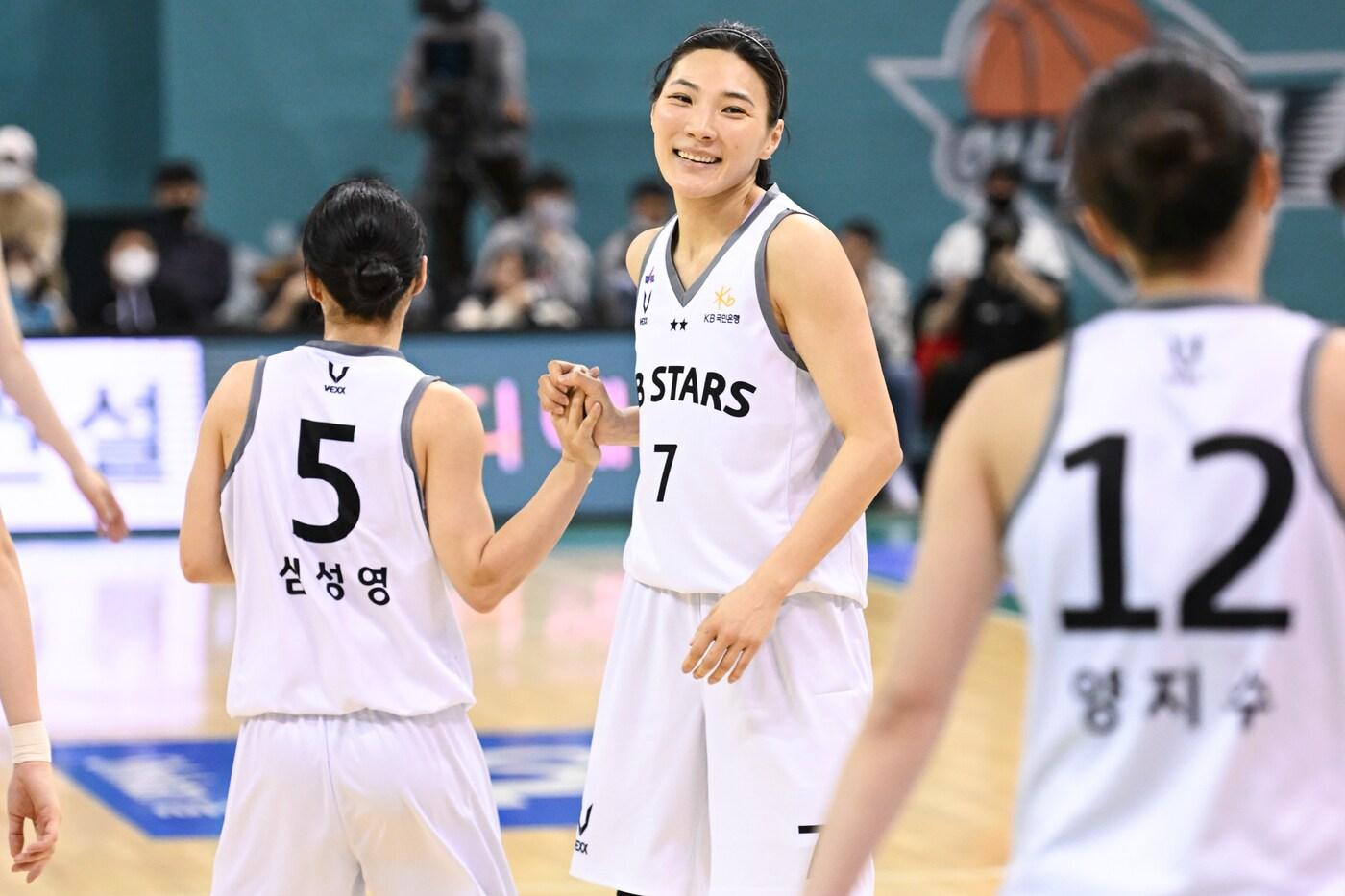 본문 이미지 - KB스타즈는 PO 진출을 위해 기적이 필요한 상황이다.(WKBL 제공)