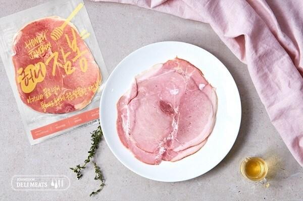 본문 이미지 - 아카시아 꿀의 풍미를 더한 존쿡 델리미트 '팜프레시 허니 잠봉', 존쿡 델리미트 제공