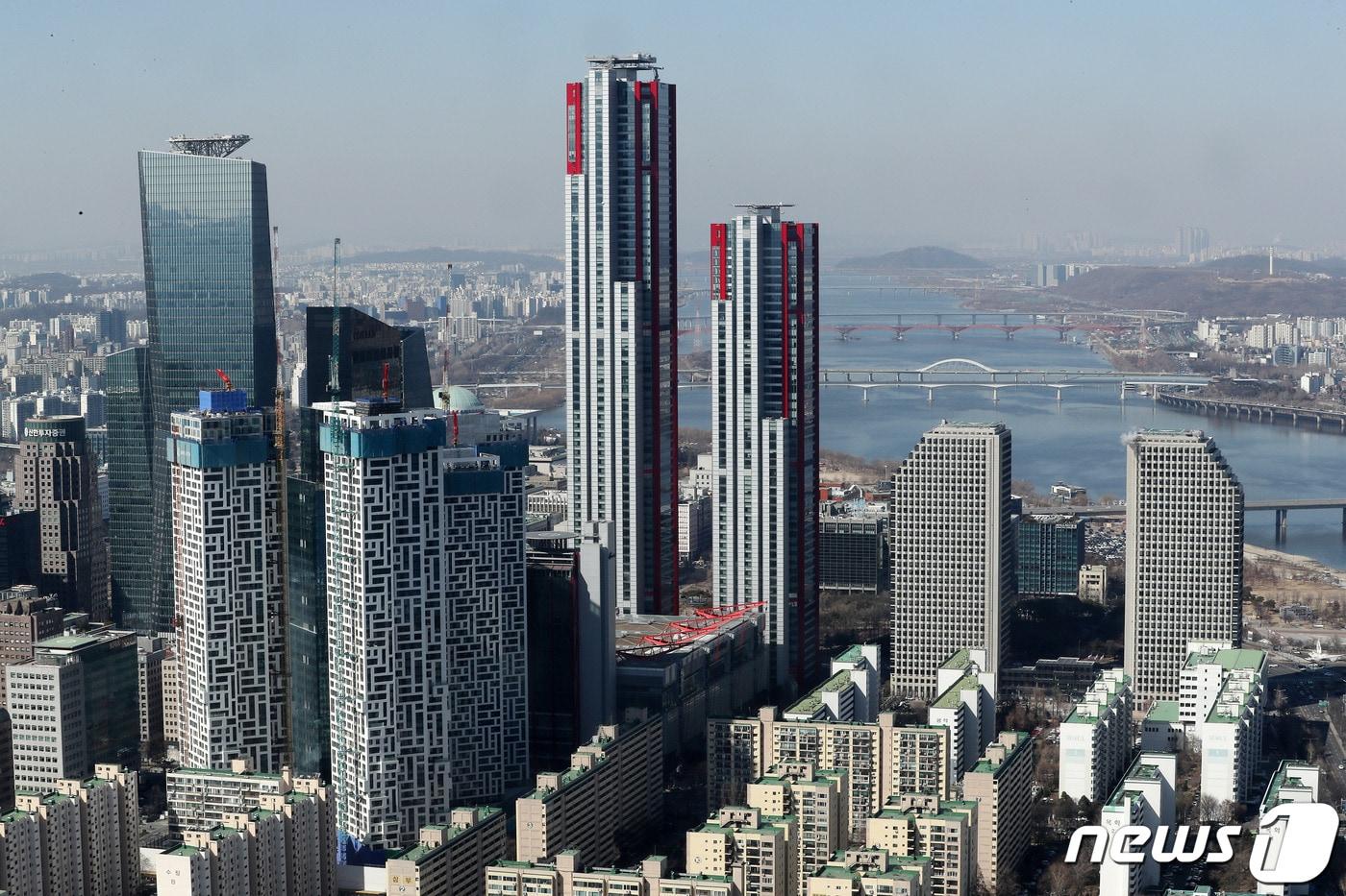 서울 여의도 63빌딩전망대에서 바라본 영등포구 여의도에 상업·업무용 빌딩이 밀집돼 있다. 뉴스1 ⓒ News1 박세연 기자