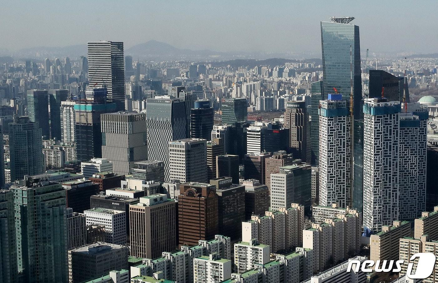 서울 여의도 63빌딩전망대에서 바라본 영등포구 여의도에 상업·업무용 빌딩이 밀집돼있다. 뉴스1 ⓒ News1 박세연 기자