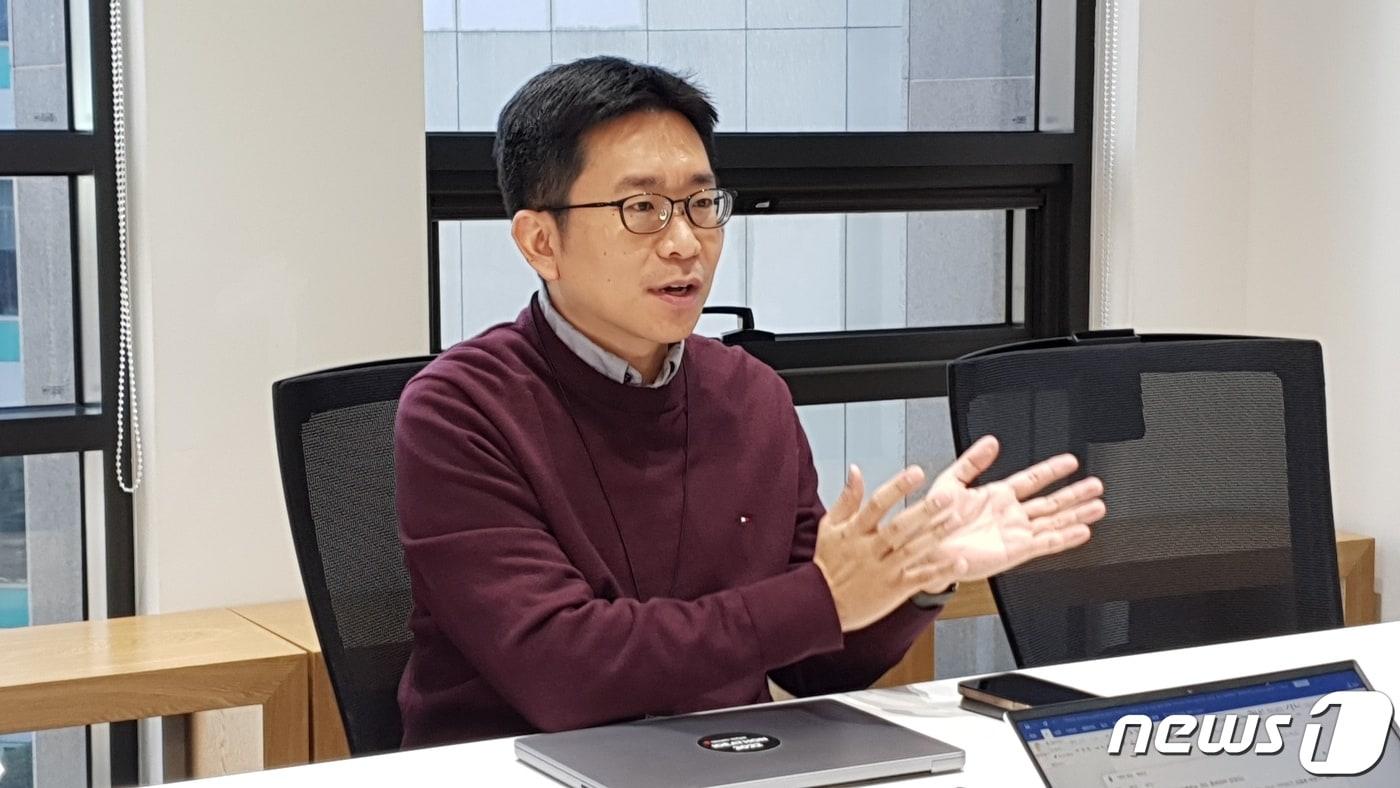 본문 이미지 - 서상민 클레이튼 재단 이사장이 지난 21일 <뉴스1>과 인터뷰를 진행하고 있다.
