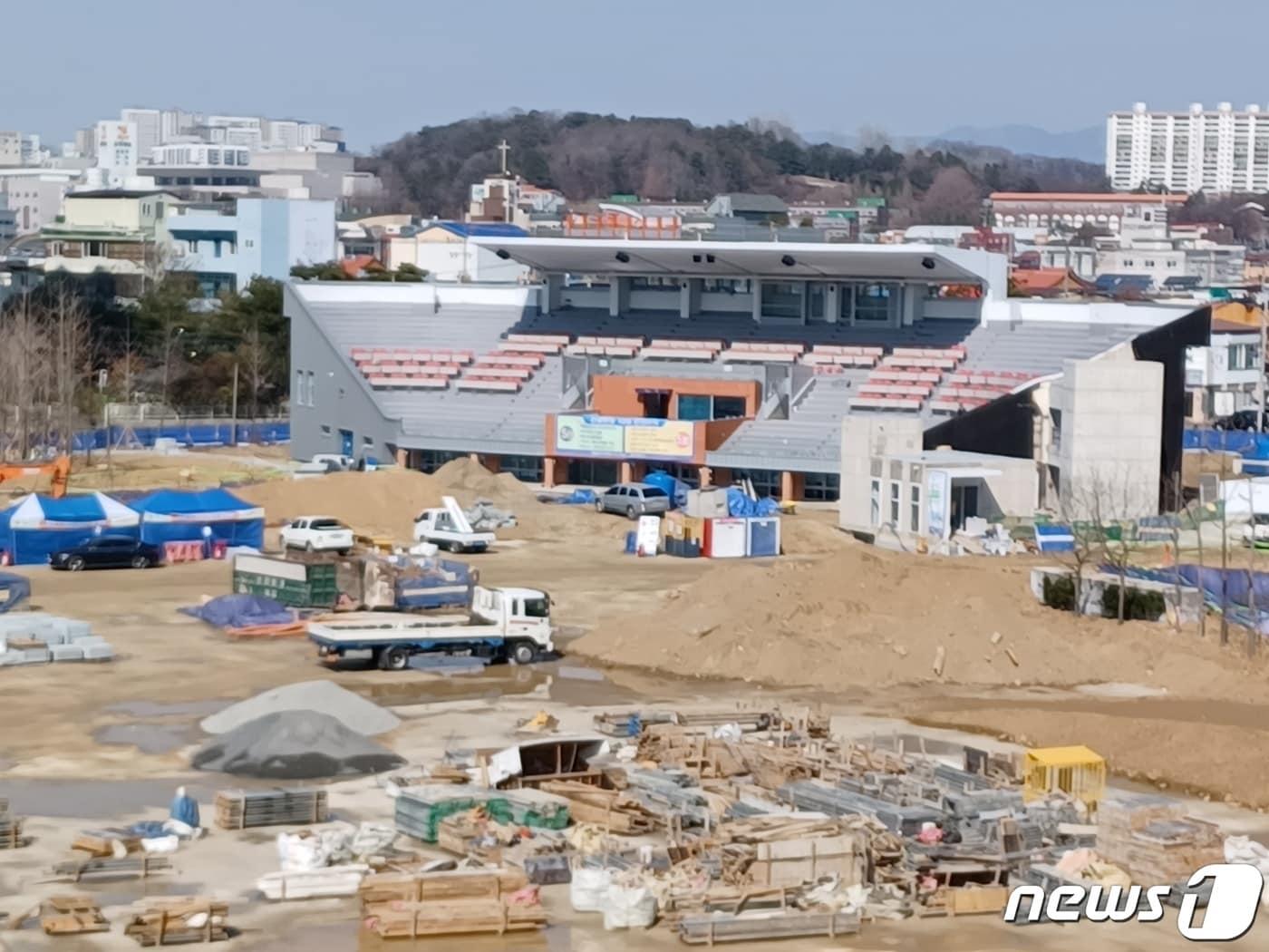 본문 이미지 - 새로 짓고 있는 광주 무등경기장 야구장./뉴스1 DB ⓒ News1