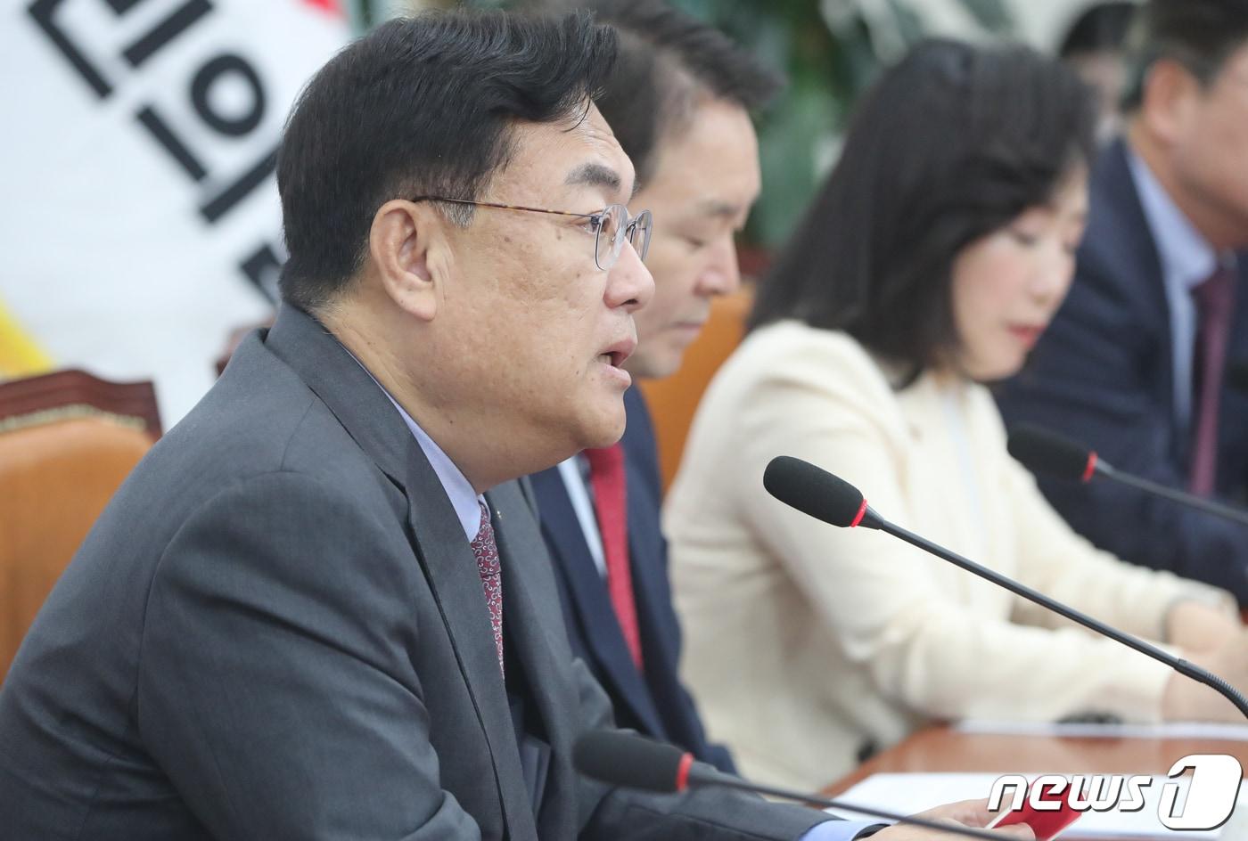 본문 이미지 - 정진석 국민의힘 비상대책위원장이 27일 서울 여의도 국회에서 열린 비상대책위원회의에서 모두발언을 하고 있다. 2023.2.27/뉴스1 ⓒ News1 허경 기자
