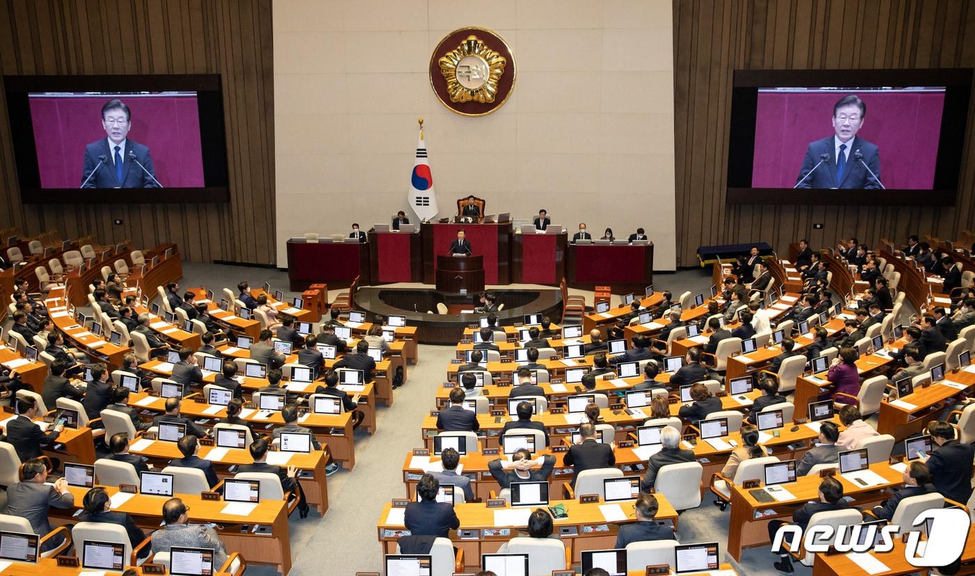 본문 이미지 - 27일 서울 여의도 국회에서 열린 제403회 국회(임시회) 제8차 본회의 모습./뉴스1 ⓒ News1 유승관 기자