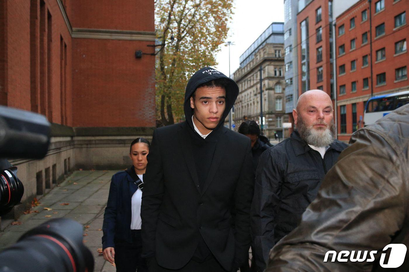 본문 이미지 - 성폭행 및 폭행 혐의가 취하된 메이슨 그린우드. ⓒ AFP=뉴스1