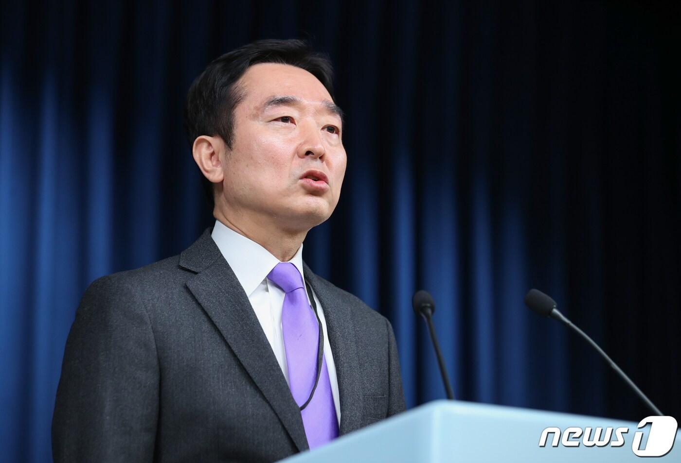 이도운 신임 대통령실 대변인이 5일 오후 용산 대통령실 브리핑룸에서 인사말을 하고 있다. 2023.2.5/뉴스1 ⓒ News1 안은나 기자