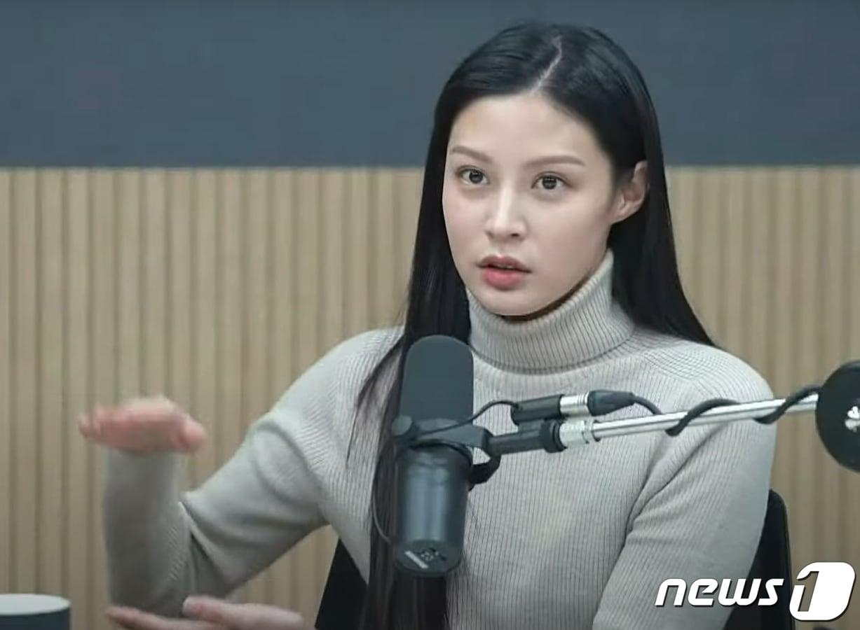 본문 이미지 - 조국 전 법무부 장관의 장녀 조민씨가 6일 유튜브 방송 ‘김어준의 겸손은 힘들다 뉴스공장’에 출연해 직접 얼굴을 드러내고 공개인터뷰를 했다.(김어준 유튜브 채널 화면 캡처)2023.2.6/뉴스1