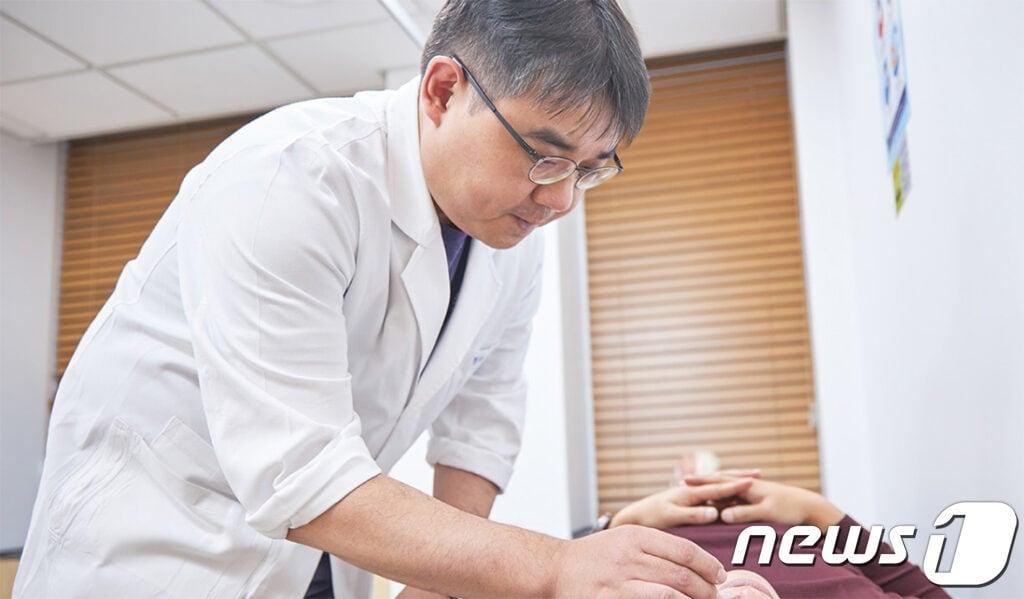 본문 이미지 - 강중원 경희대학교한방병원 침구과(안면마비센터) 교수/경희대학교한방병원 제공