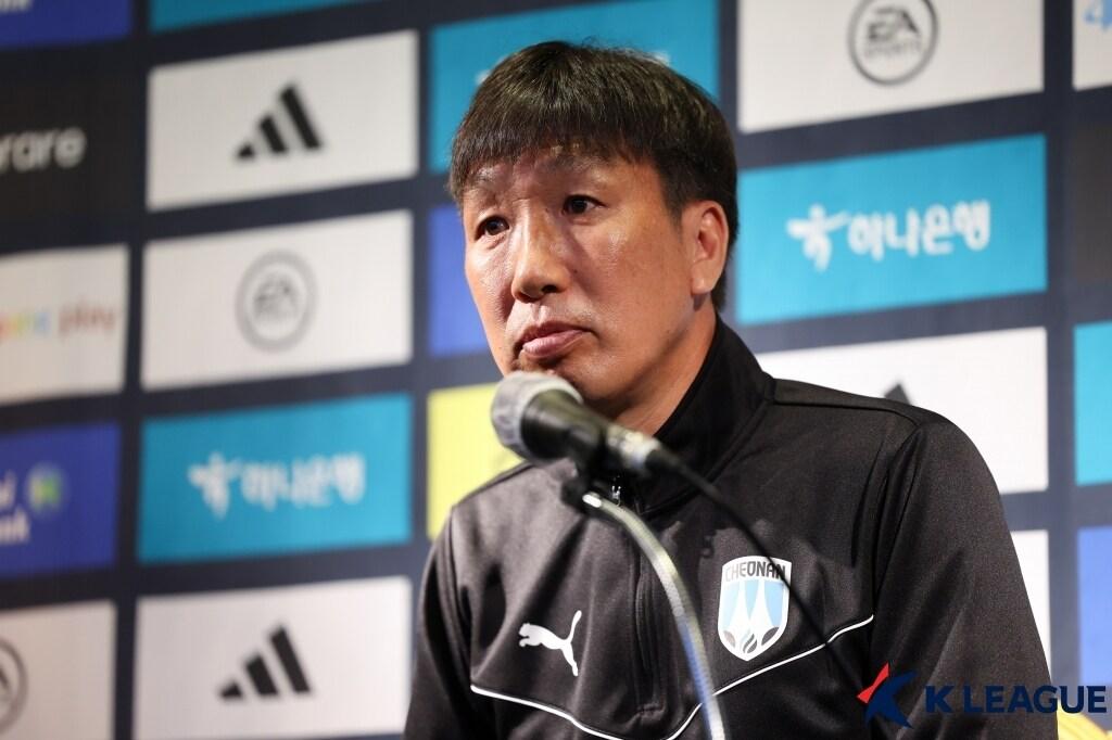 본문 이미지 - 박남열 천안시티FC 감독.(한국프로축구연맹 제공)