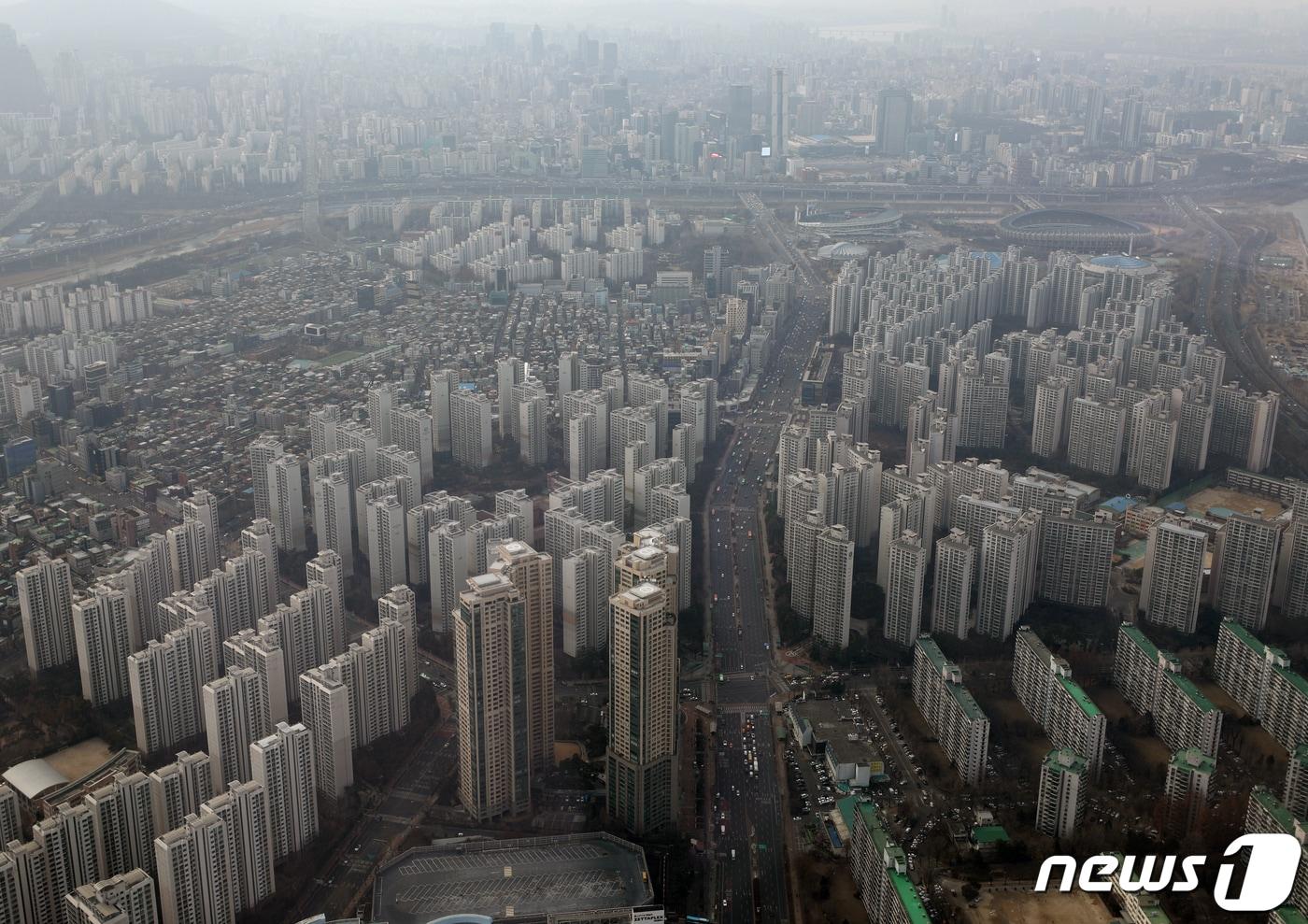 본문 이미지 - 전사진은 9일 서울의 아파트 단지의 모습. 2023.2.9/뉴스1 ⓒ News1 신웅수 기자