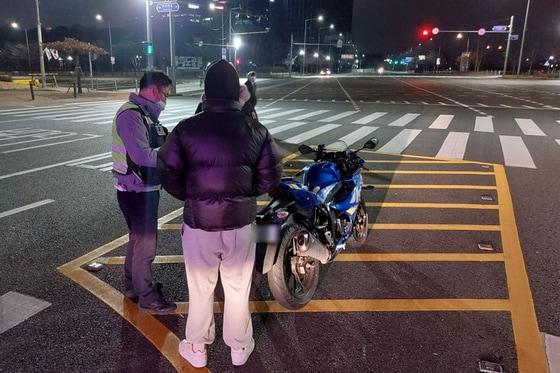 본문 이미지 - 이륜차 단속 자료사진 ⓒ 뉴스1