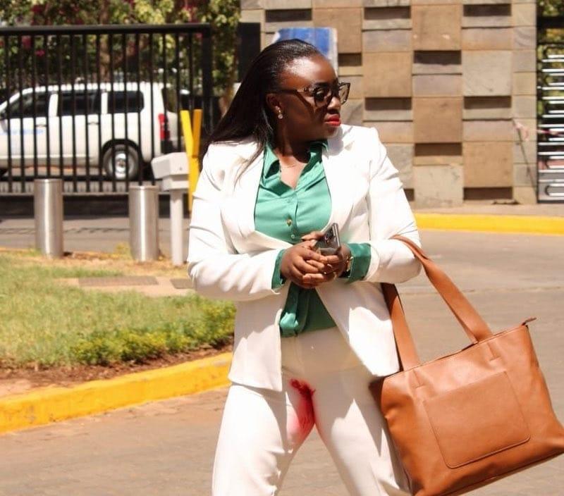 본문 이미지 - 생리혈이 묻은 바지를 갈아입지 않고 그대로 의회에 출근한 케냐 상원의원 글로리아 오워바(37). (트위터)